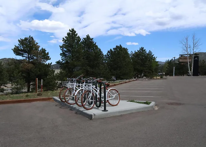Trailhead Lodge
