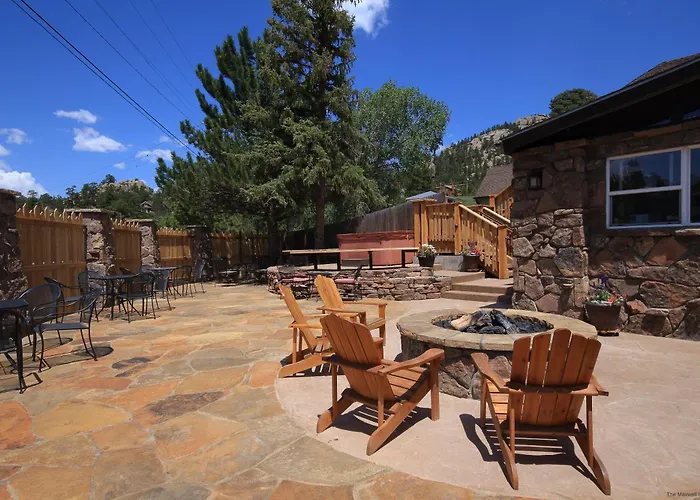 Family Hotel: The Maxwell Inn